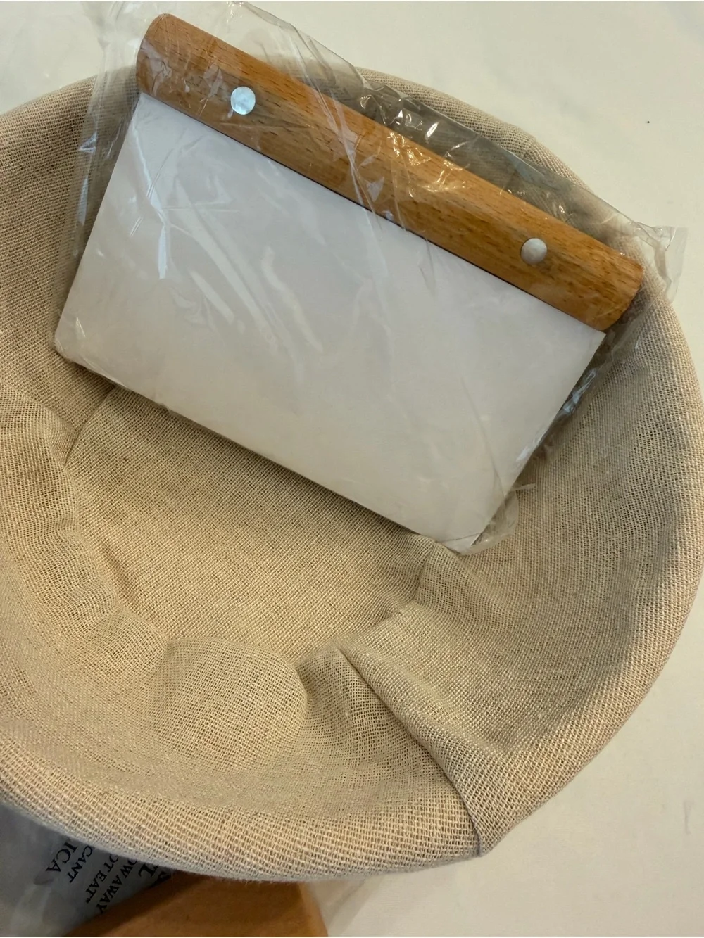 Köok Banneton Bread Proofing Set of 2 Bowls, Scraper & Scoring Lame & Case NWOB
